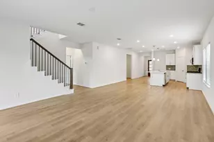 2523 Gray Gale Ct, Baytown, TX 77523 - Photo 6