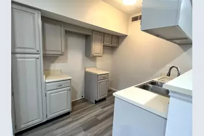 10855 Meadowglen Lane #903, Houston, TX 77042 - Photo 4