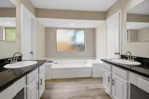 8807 Lakeside Forest Dr, Houston, TX 77088 - Photo 12