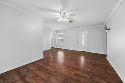 421 Dwire Dr, La Porte, TX 77571 - Photo 2