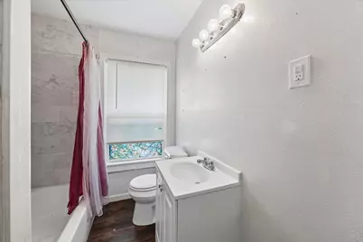 421 Dwire Dr, La Porte, TX 77571 - Photo 8
