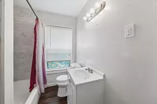 421 Dwire Dr, La Porte, TX 77571 - Photo 8