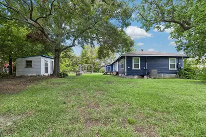 421 Dwire Dr, La Porte, TX 77571 - Photo 10
