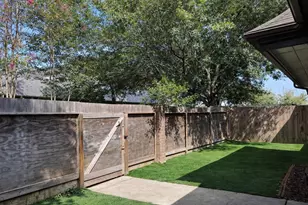 12026 Mighty Oak Dr, Houston, TX 77066 - Photo 2