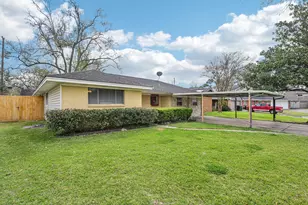 9631 Carousel Ln, Houston, TX 77080 - Photo 2