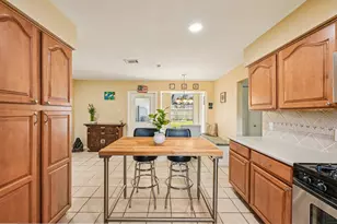 9631 Carousel Ln, Houston, TX 77080 - Photo 8