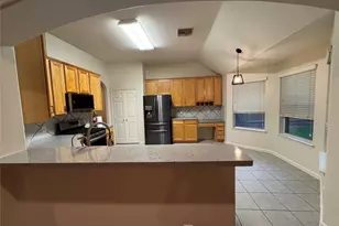 94 S Regan Mead Cir, The Woodlands, TX 77382 - Photo 2