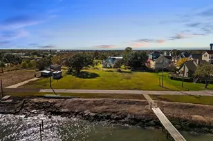 2237 Avenue A, San Leon, TX 77539 - Photo 2