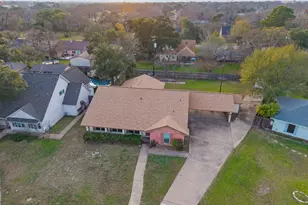 2606 Melba Cir, Bryan, TX 77802 - Photo 2