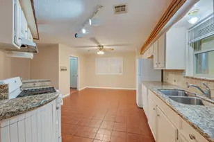 2606 Melba Cir, Bryan, TX 77802 - Photo 6