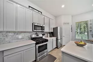 16102 Hidalgo St, Conroe, TX 77303 - Photo 12