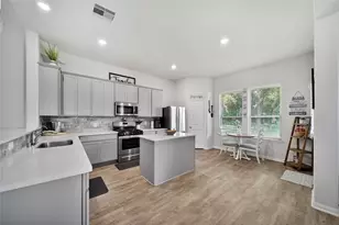 16102 Hidalgo St, Conroe, TX 77303 - Photo 14