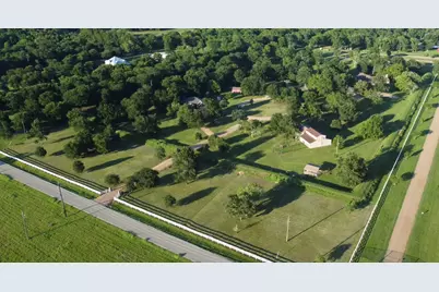 530 Chisolm Trail, Wallis, TX 77485 - Photo 8