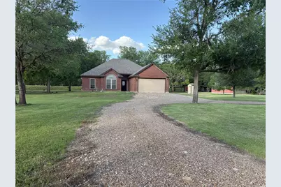 530 Chisolm Trail, Wallis, TX 77485 - Photo 6