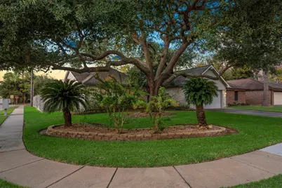 16438 Camino Del Sol Drive, Houston, TX 77083 - Photo 2