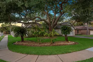 16438 Camino Del Sol Dr, Houston, TX 77083 - Photo 2