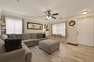 9902 Victoria Point Ln, Houston, TX 77075 - Photo 4