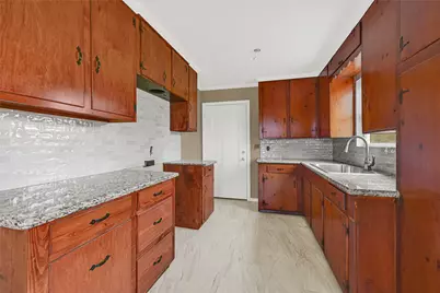 13210 Flagstaff Lane, Houston, TX 77049 - Photo 8