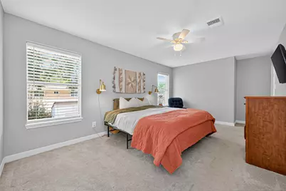 56 N Morningwood Court, The Woodlands, TX 77380 - Photo 18