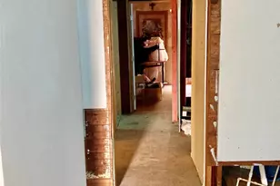 205 E Elliott St, Beeville, TX 78102 - Photo 4