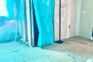 205 E Elliott St, Beeville, TX 78102 - Photo 6