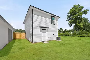 10831 N Baron Vlg Dr, Conroe, TX 77306 - Photo 16