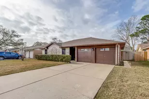 16210 Tibet Rd, Friendswood, TX 77546 - Photo 2