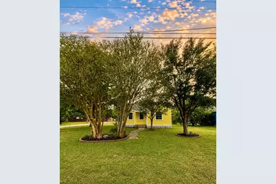 1109 4th Street, Palacios, TX 77465 - Photo 4