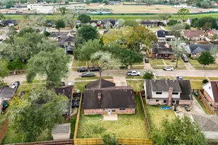 12510 Hunting Brook Dr, Houston, TX 77099 - Photo 40