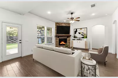 15 Pioneer Canyon Place, The Woodlands, TX 77375 - Photo 10