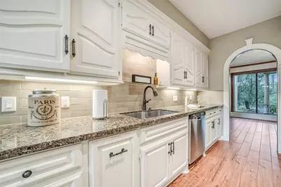 9566 Briar Forest, Houston, TX 77063 - Photo 20