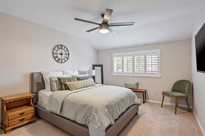 10218 Burgoyne Road, Houston, TX 77042 - Photo 38