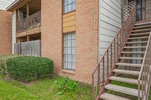 9090 S Braeswood Blvd, Houston, TX 77074 - Photo 2