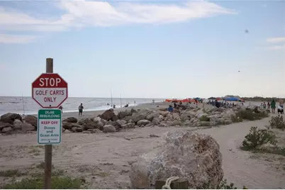 13214 Buccaneer Parkway, Freeport, TX 77541 - Photo 32