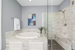 1010 Shepherd Oaks Dr, Houston, TX 77018 - Photo 24