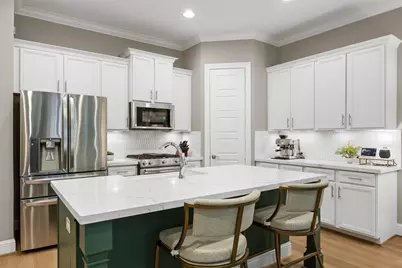 1010 Shepherd Oaks Drive, Houston, TX 77018 - Photo 8