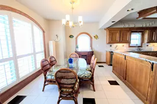 111 Kona Dr, Tiki Island, TX 77554 - Photo 30