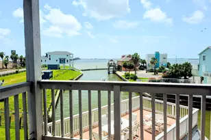 111 Kona Dr, Tiki Island, TX 77554 - Photo 6
