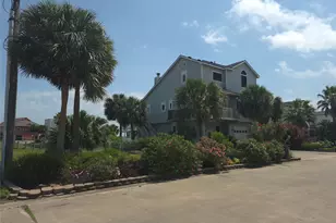 111 Kona Dr, Tiki Island, TX 77554 - Photo 2