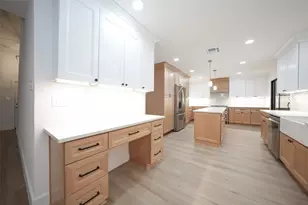 203 S Pathfinders Cir, The Woodlands, TX 77381 - Photo 42