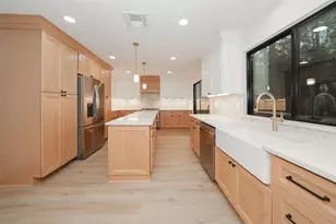 203 S Pathfinders Cir, The Woodlands, TX 77381 - Photo 32