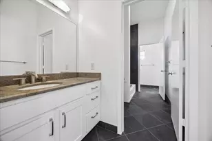 1533 Nevada St, Houston, TX 77006 - Photo 22