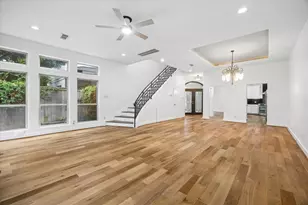 1533 Nevada St, Houston, TX 77006 - Photo 8
