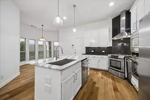 1533 Nevada St, Houston, TX 77006 - Photo 12