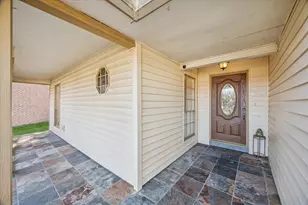 1119 Downing Cir, League City, TX 77573 - Photo 2