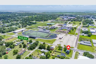201 Texas Avenue S, Anahuac, TX 77514 - Photo 6