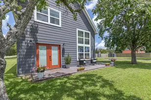 201 Texas Ave S, Anahuac, TX 77514 - Photo 10