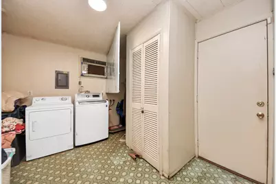 2213 Mockingbird Street, Baytown, TX 77520 - Photo 34