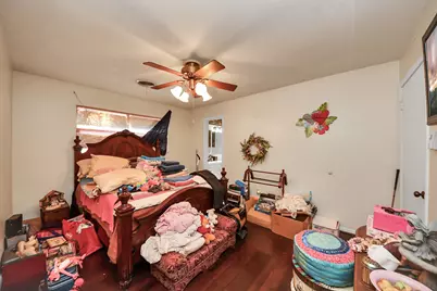 2213 Mockingbird Street, Baytown, TX 77520 - Photo 22