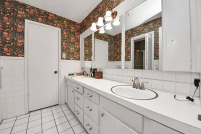 2213 Mockingbird Street, Baytown, TX 77520 - Photo 28
